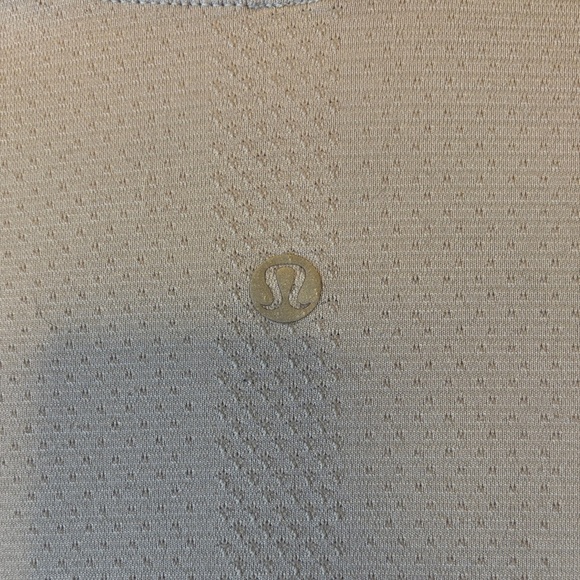 Lululemon Women's Swiftly Tech Short Sleeve Top. Size 8 Like new. Silverspoon - Picture 5 of 6